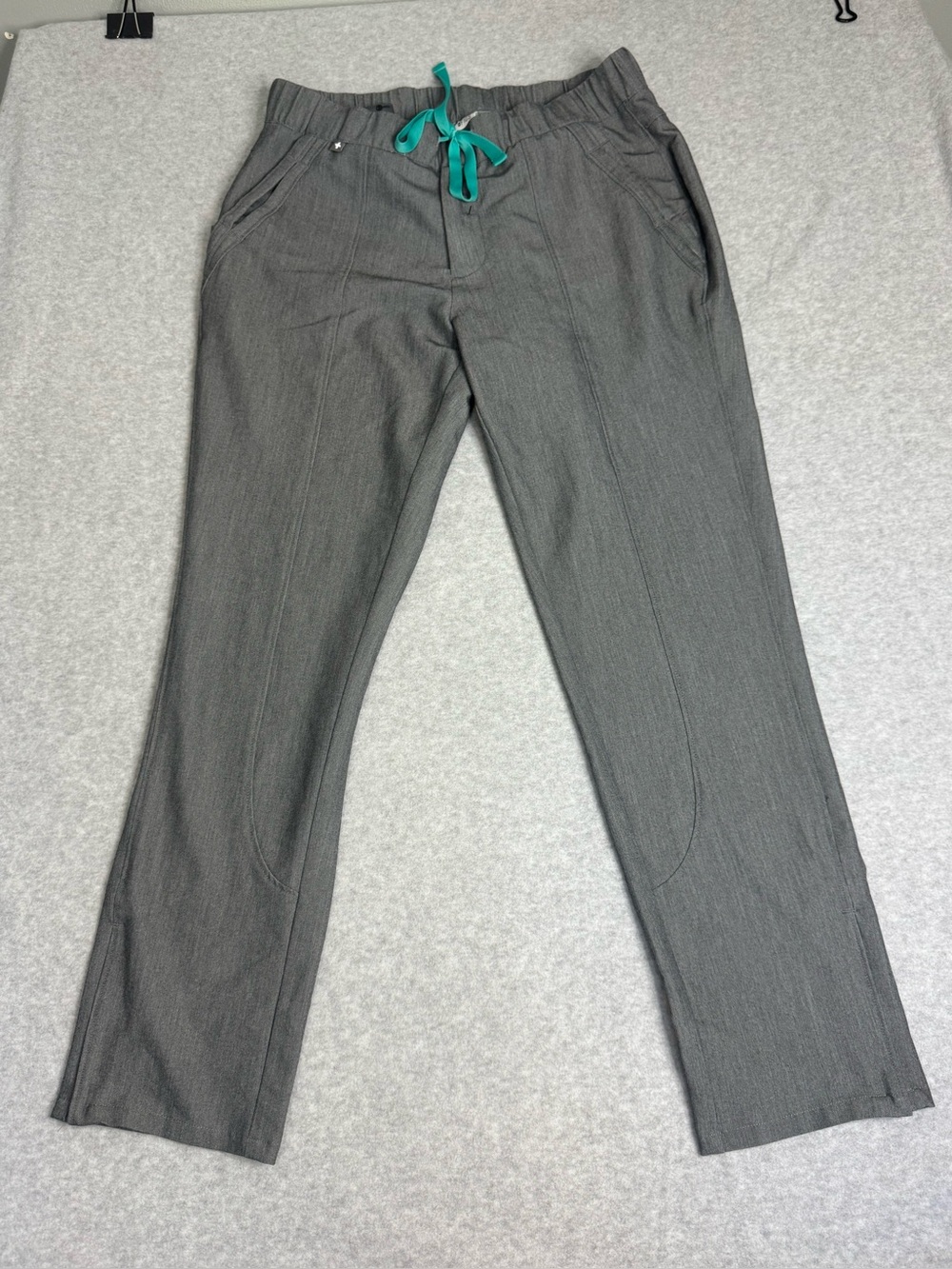 Fig’s Gray Technical Scrub Pants distinctive Bright Teal Draw Cord Waist Small